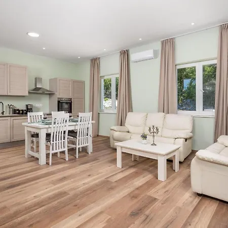 度假居 Beautiful In With Outdoor Swimming Pool, Wifi And 4 Bedrooms *