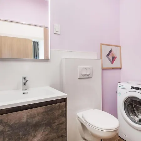 Beautiful In With Outdoor Swimming Pool, Wifi And 4 Bedrooms 度假居 *
