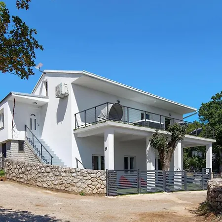 度假居 Beautiful In With Outdoor Swimming Pool, Wifi And 4 Bedrooms 克罗诺维察
