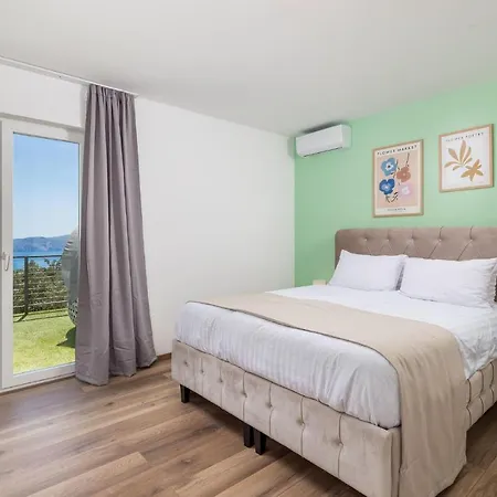 Beautiful In With Outdoor Swimming Pool, Wifi And 4 Bedrooms * 克罗诺维察