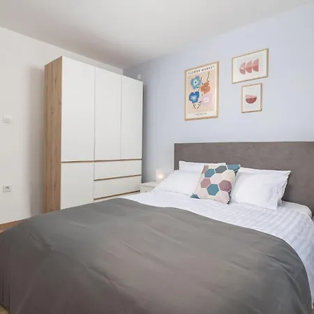 度假居 Beautiful In With Outdoor Swimming Pool, Wifi And 4 Bedrooms