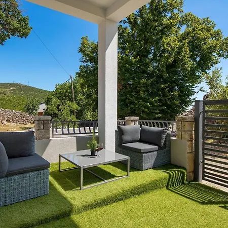 度假居 Beautiful In With Outdoor Swimming Pool, Wifi And 4 Bedrooms