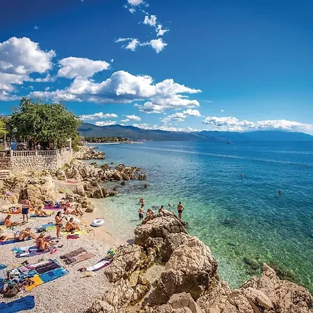 度假居 Beautiful In With Outdoor Swimming Pool, Wifi And 4 Bedrooms 克罗诺维察